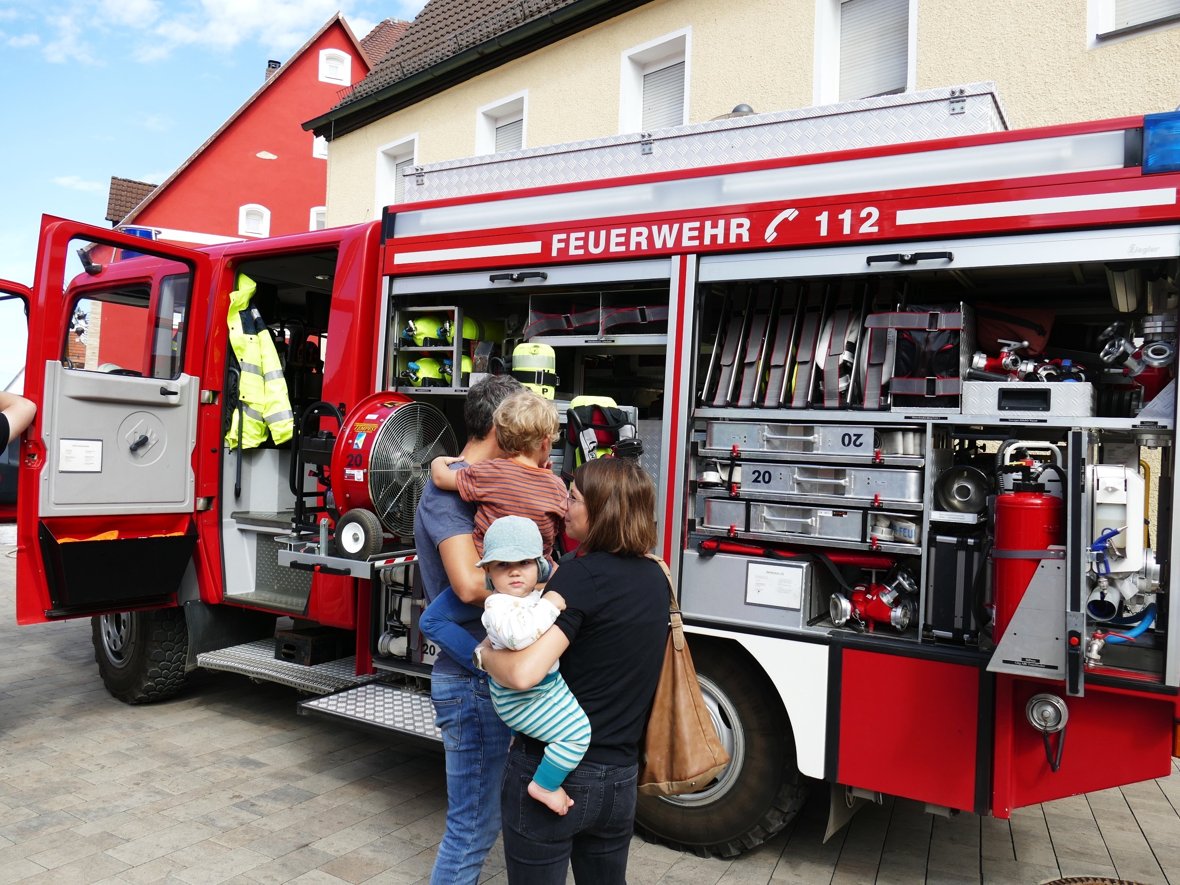 Leider haben wir keinen Alternativtext zu diesem Bild, aber wir arbeiten daran.